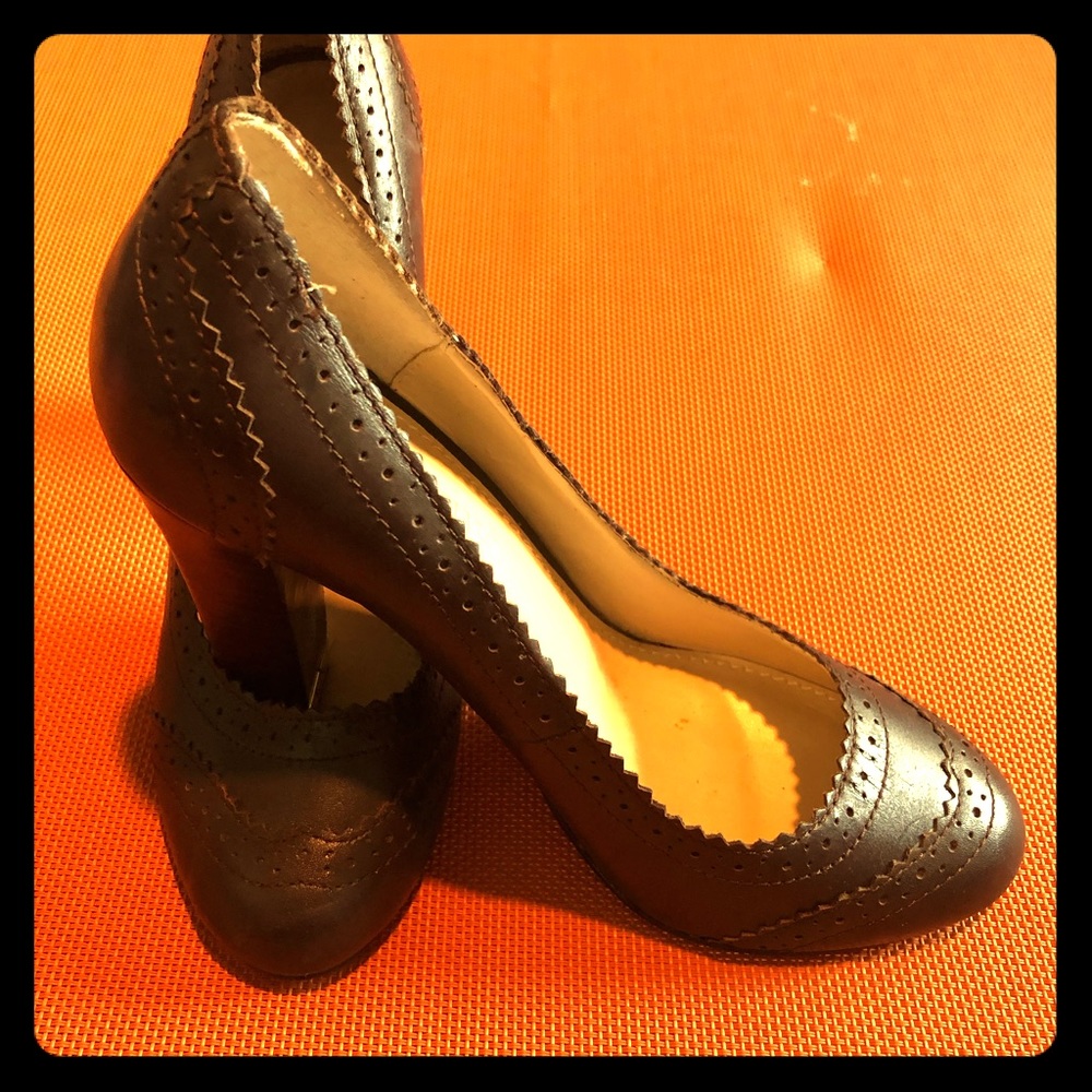Collin Stuart 4in heel brown spectator pumps 7.5